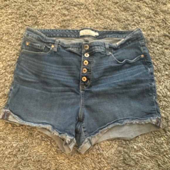 Torrid Cut Off Denim Shorts - Picture 1 of 2